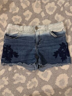 Denim shorts with Floral Embroidery - Blue Ombre